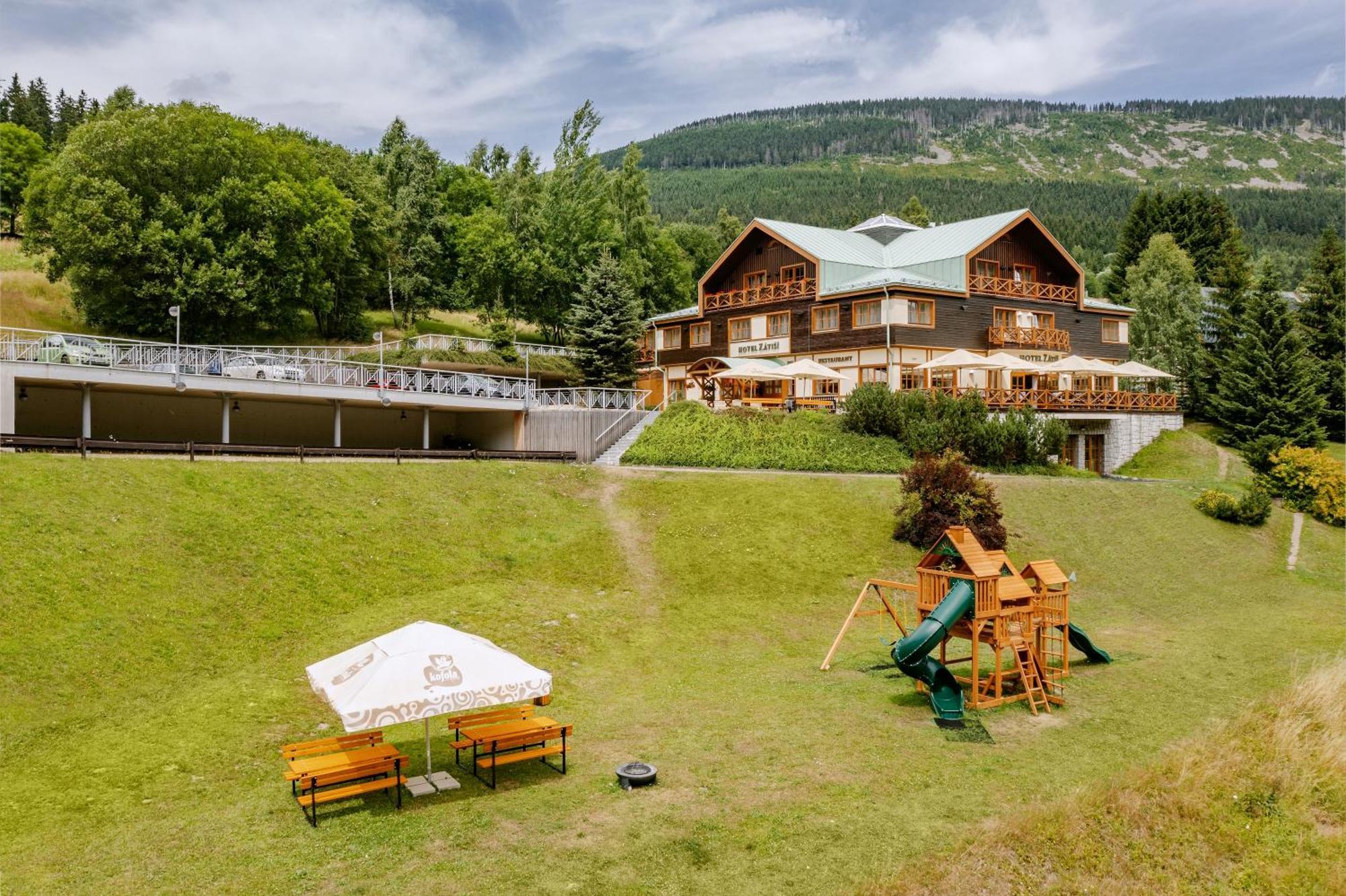 Hotel Zatisi Špindlerŭv Mlýn Luaran gambar