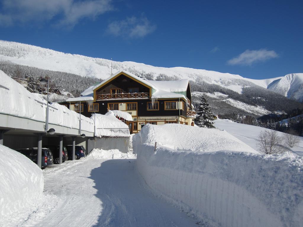 Hotel Zatisi Špindlerŭv Mlýn Luaran gambar